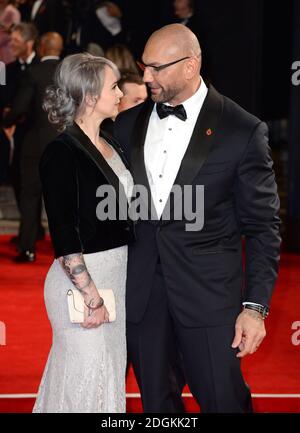Sarah Jade und Dave Bautista bei der Weltpremiere des neuen James Bond