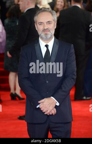 Sam Mendes (Regisseur) bei der Weltpremiere von Spectre in der Royal Albert Hall in London. Stockfoto