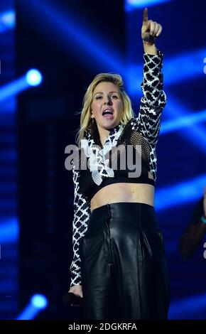 Ellie Goulding tritt auf der Bühne während des Capital FM Jingle Bell Ball 2015 in der O2 Arena, London statt Stockfoto