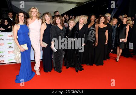 Loose Women's Andrea McLean, Penny Lancaster, Kaye Adams, Coleen Nolan, Gloria Hunniford, Sherrie Hewson, Jamelia, Nadia Sawalha, Jane Moore, Linda Robson und Katie Price bei den National Television Awards 2016 in der O2 Arena, London. Stockfoto