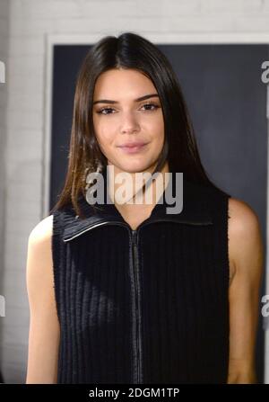 Kendall Jenner posiert neben ihrer neuen Wachsfigur bei der Enthüllung in Madame Tussauds, London. Kredit: Doug Peters/ EMPICS Unterhaltung Stockfoto