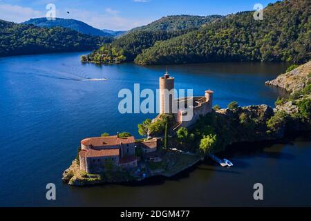 Frankreich, Loire (42), Saint-Just-Saint-Rambert, die Überreste des Schlosses von Grangent (12. Jahrhundert) isoliert auf dem Stausee von Grangent, Loire-Tal Stockfoto