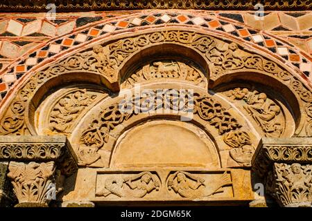 Frankreich, Haute-Loire (43), Le Puy-en-Velay, Bühne auf dem Weg nach Saint Jacques de Compostela, die Kapelle von Saint-Michel d'Aiguilhe Stockfoto