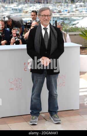 Steven Spielberg bei der BFG Fotocall, die im Palais De Festival stattfand. Teil der 69. Filmfestspiele von Cannes in Frankreich. (Obligatorische Gutschrift: Doug Peters/EMPICS Entertainment) Stockfoto