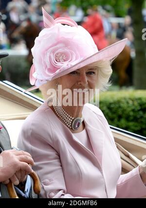 Camilla, die Herzogin von Cornwall, kommt am ersten Tag des Royal Ascot Meeting 2016 auf der Ascot Racecourse, Berkshire. Bild Kredit sollte Doug Peters / EMPICS Entertainment lesen Stockfoto
