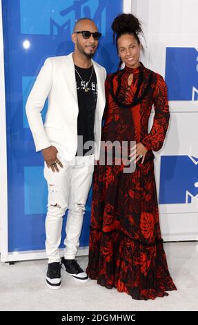 Swizz Beatz und Alicia Keys bei der Ankunft bei den MTV Video Music Awards 2016, Madison Square Garden, New York City. Bildnachweis sollte lauten: Doug Peters/EMPICS Entertainment Stockfoto