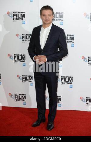 Jeremy Renner bei der Arrival Photocall, Teil des London Film Festivals, im Corinthia Hotel, London. Bilddatum: Dienstag, 11. Oktober 2016. Bildnachweis sollte lauten: Doug Peters/ EMPICS Entertainment. Stockfoto