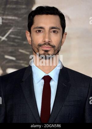 RIZ Ahmed bei der Premiere von Rogue One: A Star Wars Story in der Tate Modern, London. Bild Kredit sollte lesen: Doug Peters/EMPICS Entertainment Stockfoto