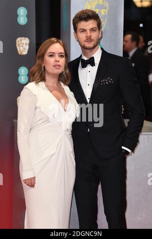 Tanya Burr und Jim Chapman nehmen an den EE British Academy Film Awards Teil, die in der Royal Albert Hall, Kensington Gore, Kensington, London, stattfinden. Bilddatum: Sonntag, 12. Februar 2017. Bildnachweis sollte lauten: Doug Peters/ EMPICS Entertainment Stockfoto