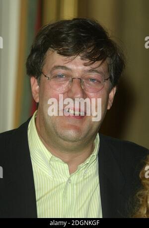 Stephen Fry wirbt für den neuen Film The Life and Death of Peter Sellers bei den Filmfestspielen in Cannes. Kopfschuss. Â©Doug Peters/allaction.co.uk Stockfoto