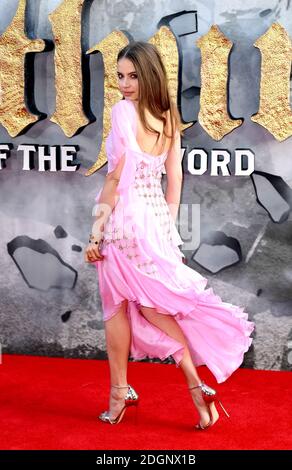 Xenia Tchoumi bei der Europa-Premiere von King Arthur im Cineworld Empire, Leicester Square, London. Bildnachweis sollte lauten: Doug Peters/EMPICS Entertainment Stockfoto