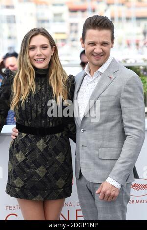 Elizabeth Olsen und Jeremy Renner bei der Fotokalle Wind River im Rahmen des 70. Filmfestivals in Cannes. Bildnachweis sollte lauten: Doug Peters/EMPICS Entertainment Stockfoto