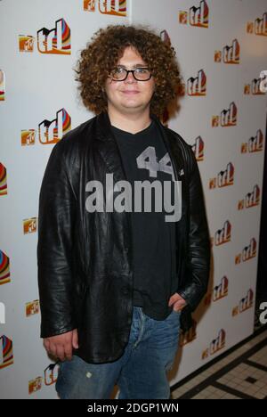 Jack Osbourne beim Start der neuen MTV-Show TRL Live im in and Out Club, London. Lockiges schlechtes Haar, Brille, Brille. Â©Doug Peters/allaction.co.uk Stockfoto