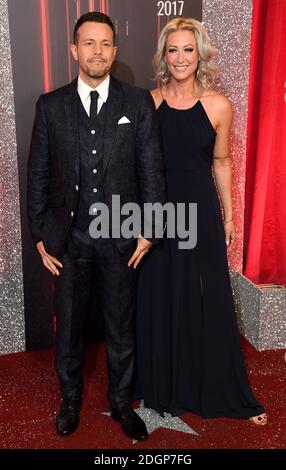 Lee Latchford-Evans und Faye Tozer nehmen an den British Soap Awards 2017 im Lowry Theatre in Salford, Manchester, Teil. Das Copyright für Fotos sollte Doug Peters/EMPICS Entertainment lauten Stockfoto