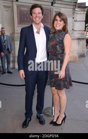 Prinzessin Eugenie und Jack Brooksbank bei der V and A Summer Party im Victoria & Albert Museum, London. Bild Kredit sollte Doug Peters lesen Stockfoto