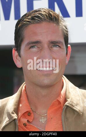 Jim Caviezel, Star der Passion Christi, eröffnet den American Pavillion bei den Filmfestspielen von Cannes 2004, Frankreich. Doug Peters/allactiondigital Stockfoto