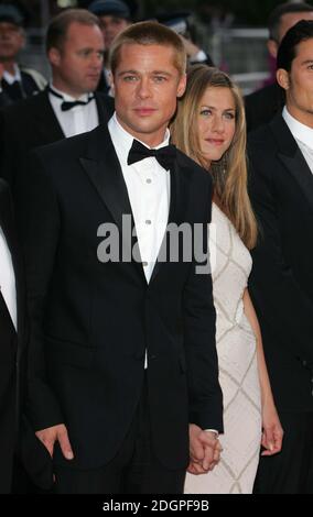 Brad Pitt und Jennifer Aniston bei der Troy Premiere, Teil der Filmfestspiele von Cannes 2004, Frankreich. Doug Peters/allactiondigital Stockfoto