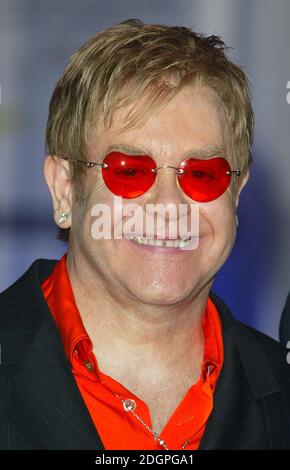 Elton John bei der Pressevorstellung für die musikalische Version von Billy Elliot, für die er die Musik schrieb, an der Royal Academy of Music, London Stockfoto