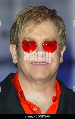 Elton John bei der Pressevorstellung für die musikalische Version von Billy Elliot, für die er die Musik schrieb, an der Royal Academy of Music, London Stockfoto