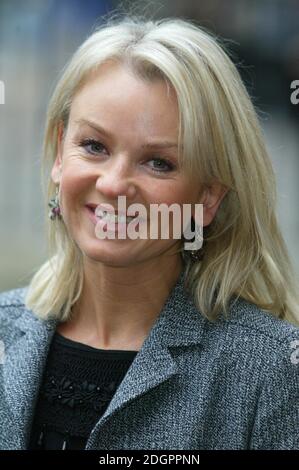 Lisa Maxwell bei der Ankunft in The Woman's Own, Children of Courage 2004 Veranstaltung, Westminster Abbey, London. Doug Peters/allactiondigital.com Stockfoto