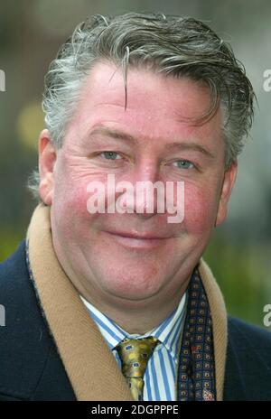 Tommy Walsh bei der Ankunft in der eigenen Frau, Children of Courage 2004 Veranstaltung, Westminster Abbey, London. Doug Peters/allactiondigital.com Stockfoto