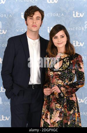 Jenna Coleman und Tom Hughes bei der Premiere von ITV's Victoria im Ham Yard Hotel, London Stockfoto