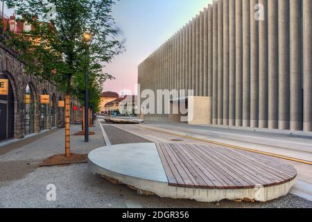 Das 2020 eröffnete Musée Cantonal des Beaux-Arts in Lausanne (MCBA), Schweiz, ist das erste Gebäude, das auf der Plattform 10, einem neuen Kulturraum i, fertiggestellt wurde Stockfoto