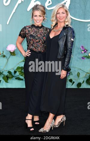 Laura Tott (links) und CiCi Coleman bei der UK-Premiere von Mother! Im Odeon Cinema, Leicester Square, London. Bildnachweis sollte lauten: Doug Peters/Empics Entertainment Stockfoto