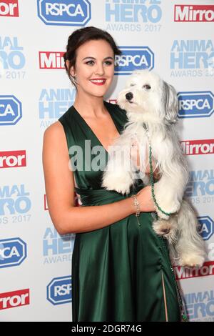 Ashleigh Butler und Sully bei den Animal Hero Awards im Grosvenor House Hotel, London. Bildnachweis sollte lauten: Doug Peters/Empics Entertainment Stockfoto