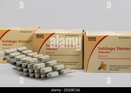 KIEW, UKRAINE - 17. FEBRUAR 2019: Solidago Steiner Tabletten-Packs von Aristo Pharma. Die Aristo Pharma GmbH wurde 2008 in Berlin gegründet. Stockfoto