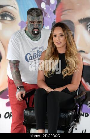 Gastgeber Charlotte Crosby Teilnahme an der Just Tattoo of US Serie 2 Fotozelle in einem Pop-op Tattoo Salon in Camden, London. Bildnachweis sollte lauten: Doug Peters/EMPICS Entertainment Stockfoto