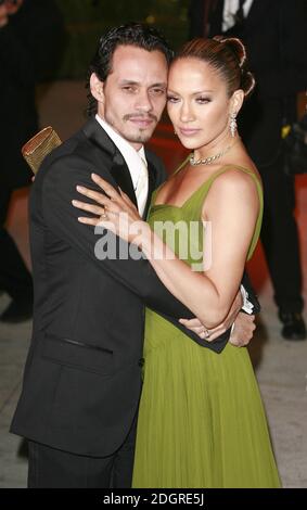 Jennifer Lopez und Marc Anthony bei der Vanity Fair Oscars Party 2006, Morton's Restaurant, Los Angeles, USA. Doug Peters/allactiondigital.com Stockfoto