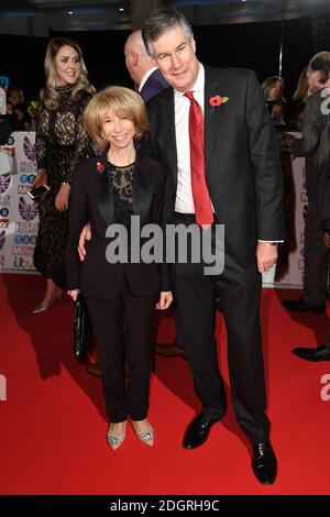 Helen Worth und ihr Ehemann Trevor, die an den Pride of Britain Awards 2017 im Grosvenor House, London, teilnahmen. Bildnachweis sollte lauten: Doug Peters/EMPICS Entertainment Stockfoto