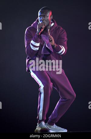 Stormzy auf der Bühne während der MTV Europe Music Awards 2017 in der SSE Arena, London. Bildnachweis sollte lauten: Doug Peters/EMPICS Entertainment Stockfoto