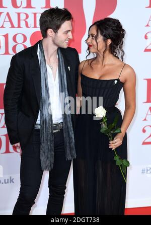 Jade Thirlwall und Jed Elliott bei den Brit Awards in der O2 Arena, London. Bildnachweis sollte lauten: Doug Peters/EMPICS Entertainment NUR REDAKTIONELLE VERWENDUNG Stockfoto