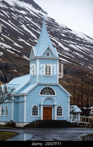 Seydisfjardarkirkja Blaue Kirche in Seydisfjordur in Island Stockfoto