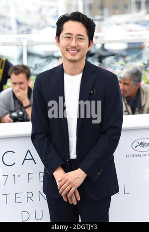 Steven Yeun beim Brennenden Fotocall im Palais De Festival im Rahmen des 71. Filmfestivals von Cannes. Bildnachweis sollte lauten: Doug Peters/EMPICS Stockfoto