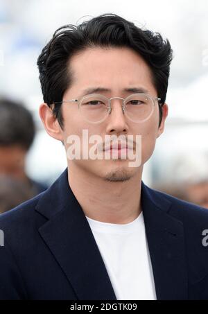 Steven Yeun beim Brennenden Fotocall im Palais De Festival im Rahmen des 71. Filmfestivals von Cannes. Bildnachweis sollte lauten: Doug Peters/EMPICS Stockfoto