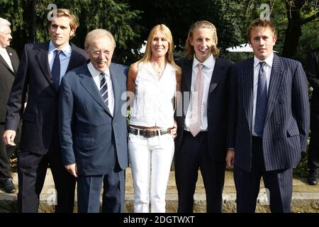 Sir David Frost und seine Familie bei der Garden Party von Sir David Frost in Chelsea, London. Stockfoto