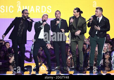 (Von links nach rechts) AJ McClean, Brian Littrell, Howie Dorough, Kevin Richardson und Nick Carter von den Backstreet Boys auf der Bühne bei den MTV Video Music Awards 2018, Radio City, New York. Bildnachweis sollte lauten: Doug Peters/EMPICS Stockfoto