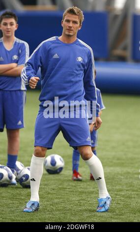 David Beckham stellt am 18. September 2006 sein neues Buch "Making IT Real" an der David Beckham Academy in Greenwich, London, vor. Doug Peters/EMPICS Entertainment Stockfoto