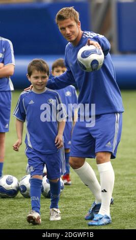 David Beckham stellt am 18. September 2006 sein neues Buch "Making IT Real" an der David Beckham Academy in Greenwich, London, vor. Doug Peters/EMPICS Entertainment Stockfoto