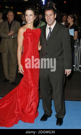 Kate Beckinsale und Adam Sandler bei der UK-Premiere von Click in Leicester Square, London am 27. September 2006. Doug Peters/EMPICS Entertainment Stockfoto