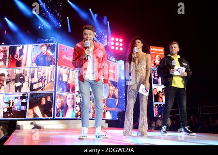 Vick Hope, Roman Kemp und Sonny Jay auf der Bühne am ersten Tag des Capital's Jingle Bell Ball 2018 mit Coca-Cola in der O2 Arena, London. Bild Kredit sollte lesen: Doug Peters/EMPICS Entertainment Stockfoto