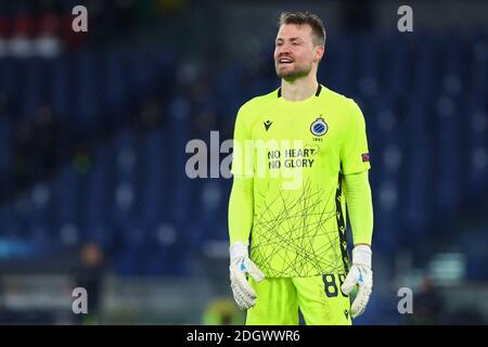 Rom, Italien. Dezember 2020. Club Brügge Torwart Simon Mignolet reagiert während der UEFA Champions League, Gruppe F Fußballspiel zwischen SS Lazio und Club Brügge KV am 8. Dezember 2020 im Stadio Olimpico in Rom, Italien - Foto Federico Proietti / DPPI / LM Kredit: Paola Benini/Alamy Live News Stockfoto