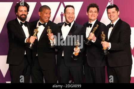 Bob Persichetti, Peter Ramsey, Rodney Rothman, Phil Lord und Christopher Miller gewinnen den Preis für den besten animierten Spielfilm für Spider-man: Into the Spider-verse im Presseraum bei den 91. Academy Awards im Dolby Theater in Hollywood, Los Angeles, USA Stockfoto