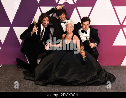 Andrew Wyatt, Anthony Rossomando, Mark Ronson und Lady Gaga, Gewinner des besten Originalliedes für Shallow from A Star, werden im Pressesaal der 91. Academy Awards im Dolby Theater in Hollywood, Los Angeles, USA geboren Stockfoto