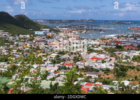 Sint Maarten Blick auf die Küste in der Karibik. Stockfoto