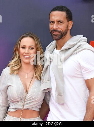 Katie Wright und Rio Ferdinand bei der Toy Story 4 Premiere im Odeon Luxe, Leicester Square, London. Bild Kredit sollte lesen: Doug Peters/EMPICS Stockfoto