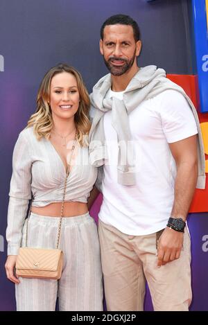 Katie Wright und Rio Ferdinand bei der Toy Story 4 Premiere im Odeon Luxe, Leicester Square, London. Bild Kredit sollte lesen: Doug Peters/EMPICS Stockfoto